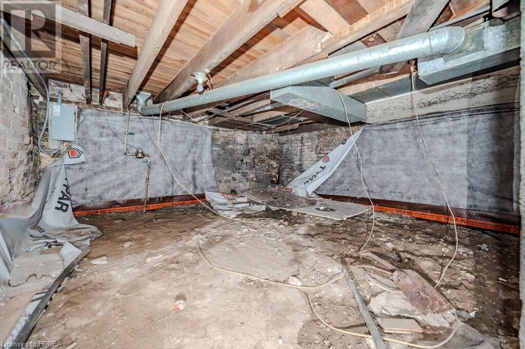 Photo 32 of 39 Park Avenue, Brantford ON