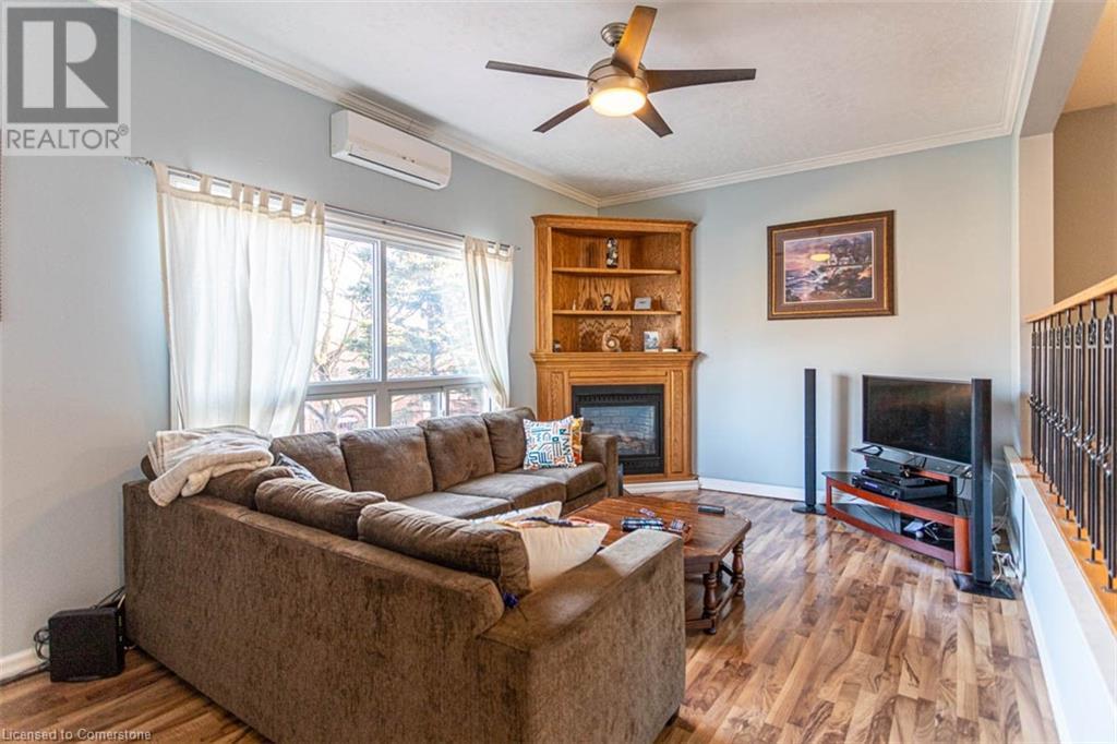 Photo 1 of 7 Patrice Court Unit 55, Dundas ON
