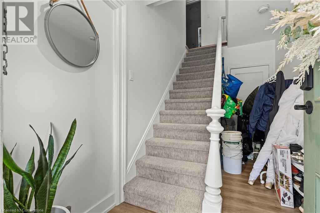 Photo 6 of 4250 William St Street, Lincoln ON