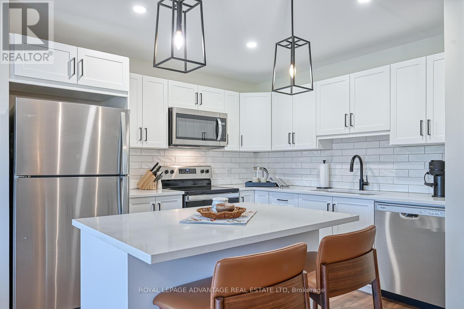Photo 11 of 167 Wallace Street, Merrickvillewolford ON