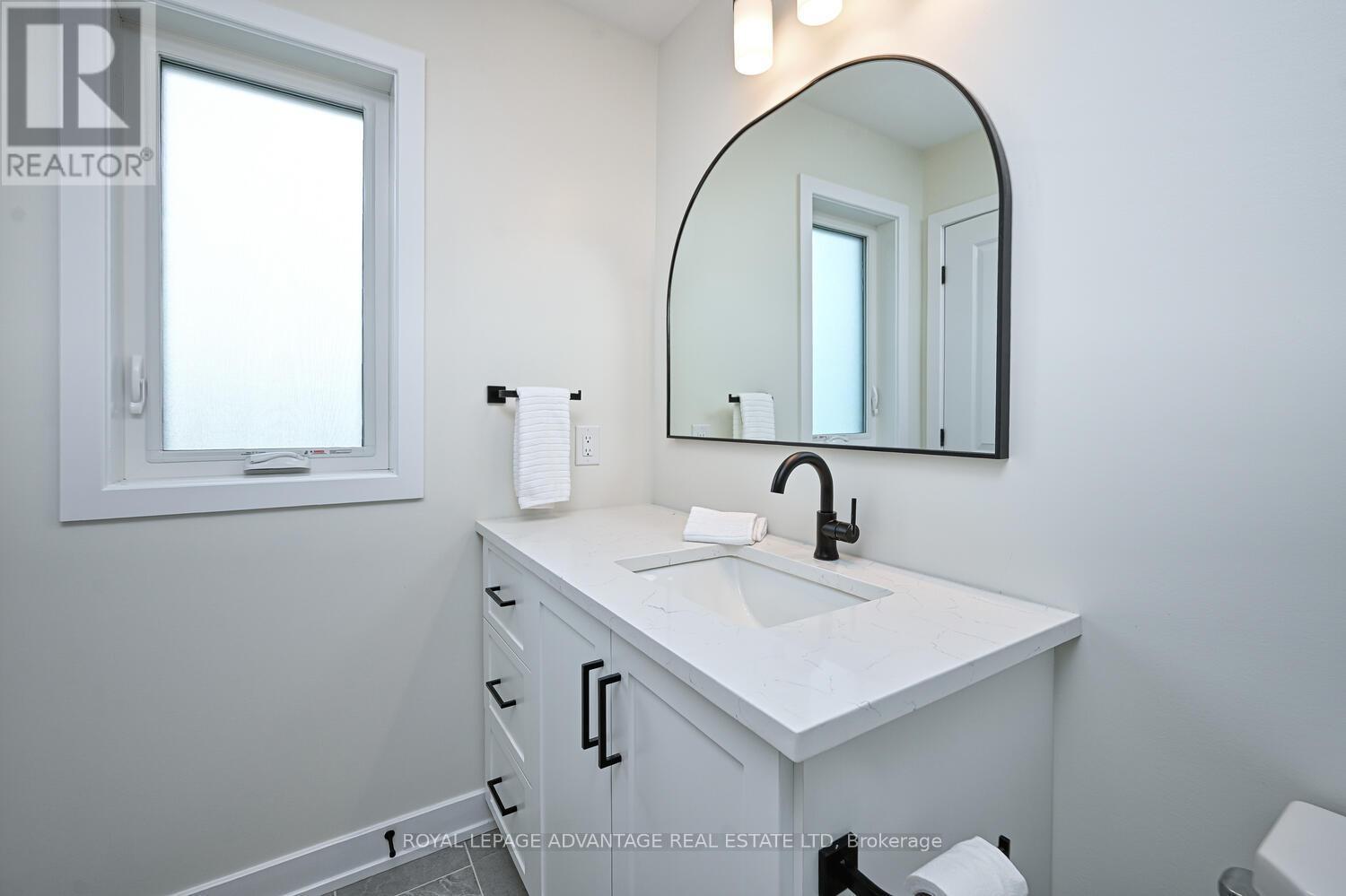 Photo 3 of 167 Wallace Street, Merrickvillewolford ON