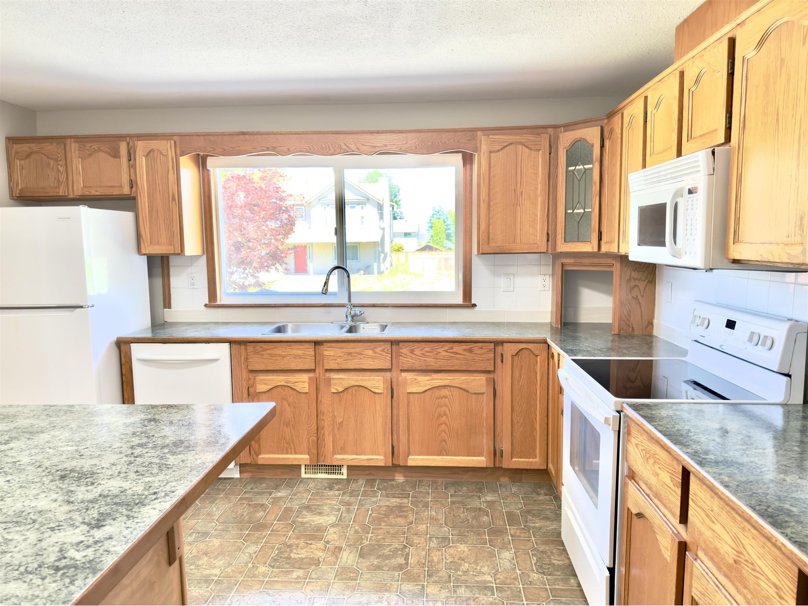 Photo 9 of 46382 Stevenson Road Sardis South, Chilliwack BC