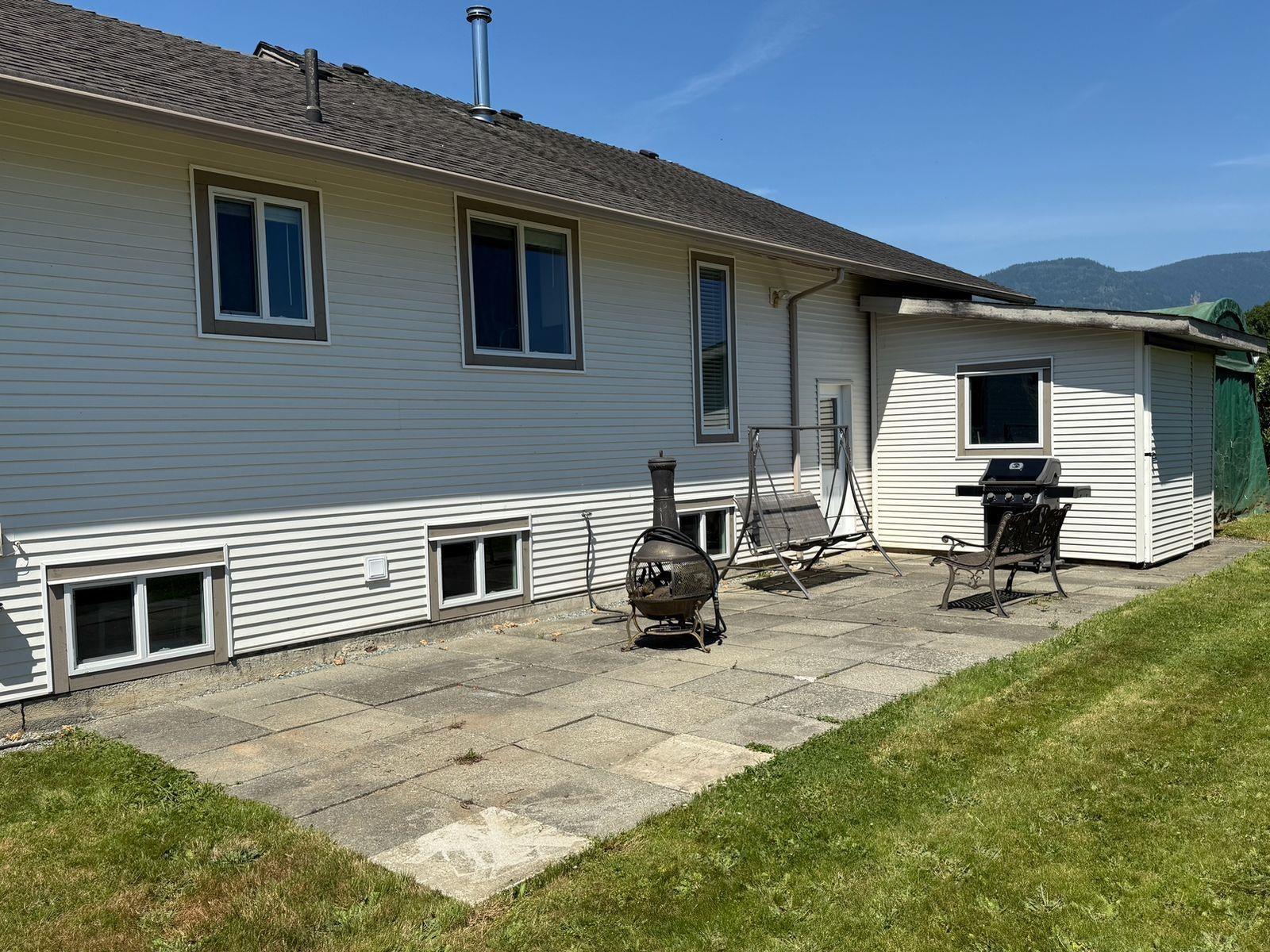 Photo 6 of 39965 No 5 Road, Abbotsford BC