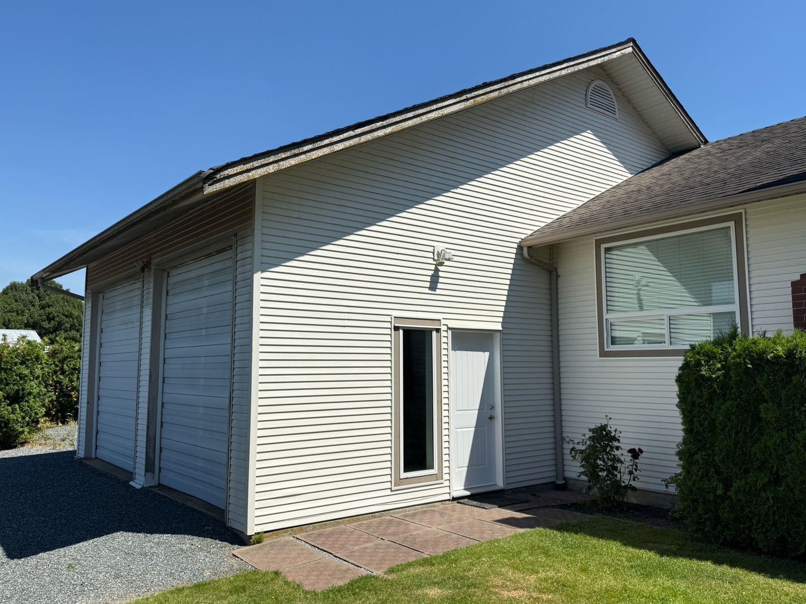 Photo 5 of 39965 No 5 Road, Abbotsford BC