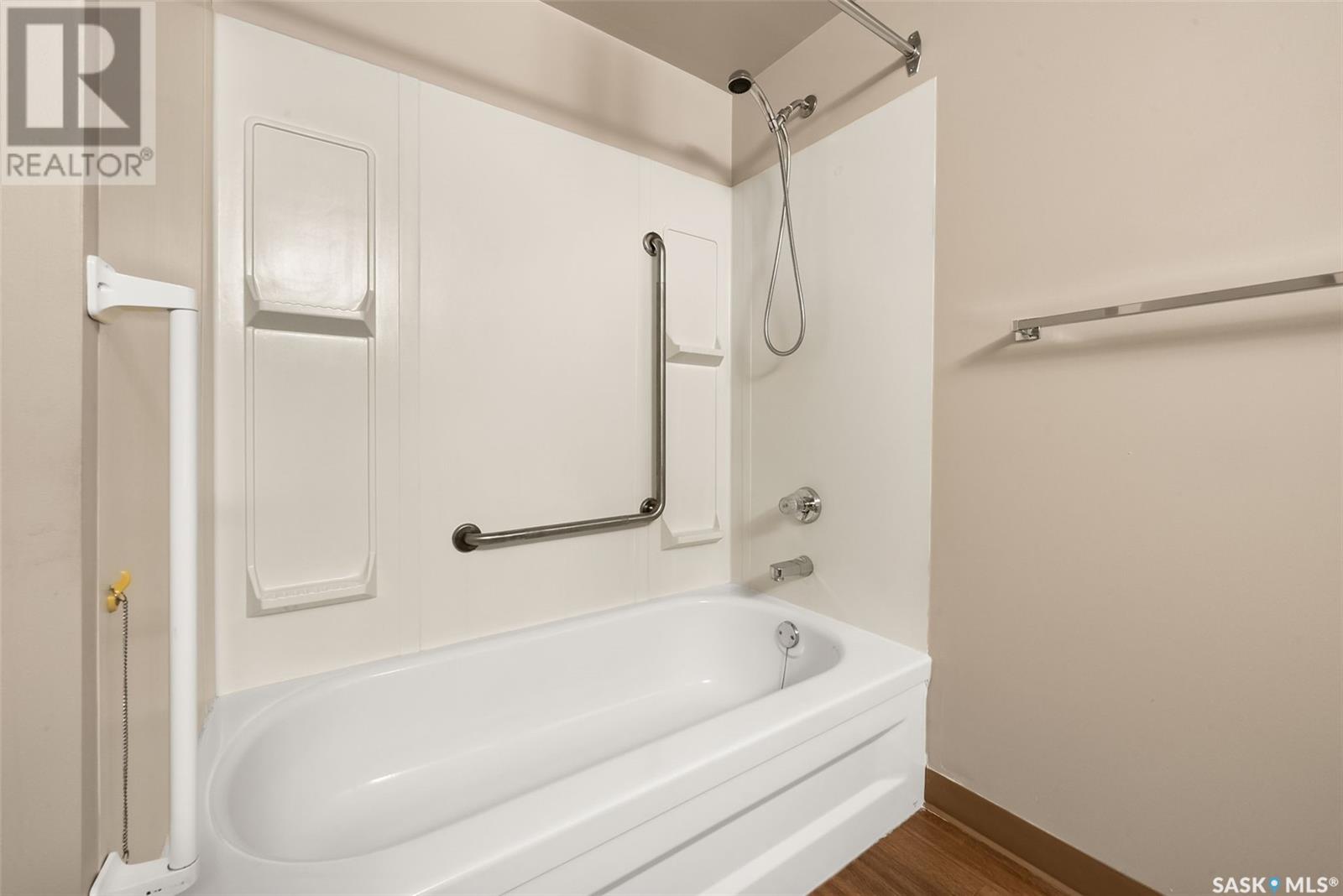 Photo 13 of 408 3225 13 Th Avenue, Regina SK