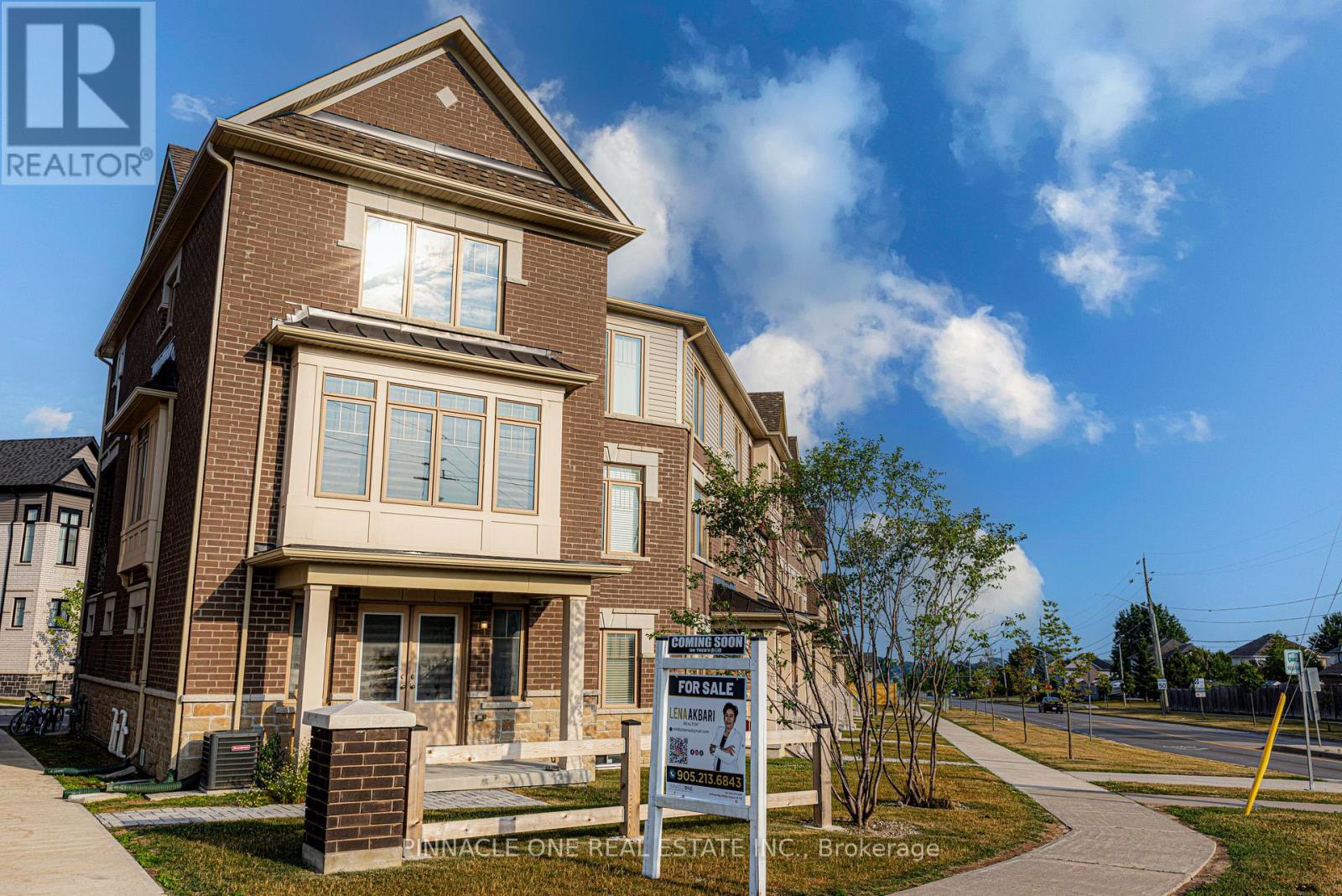 Photo 25 of 30 Ambereen Place, Clarington ON