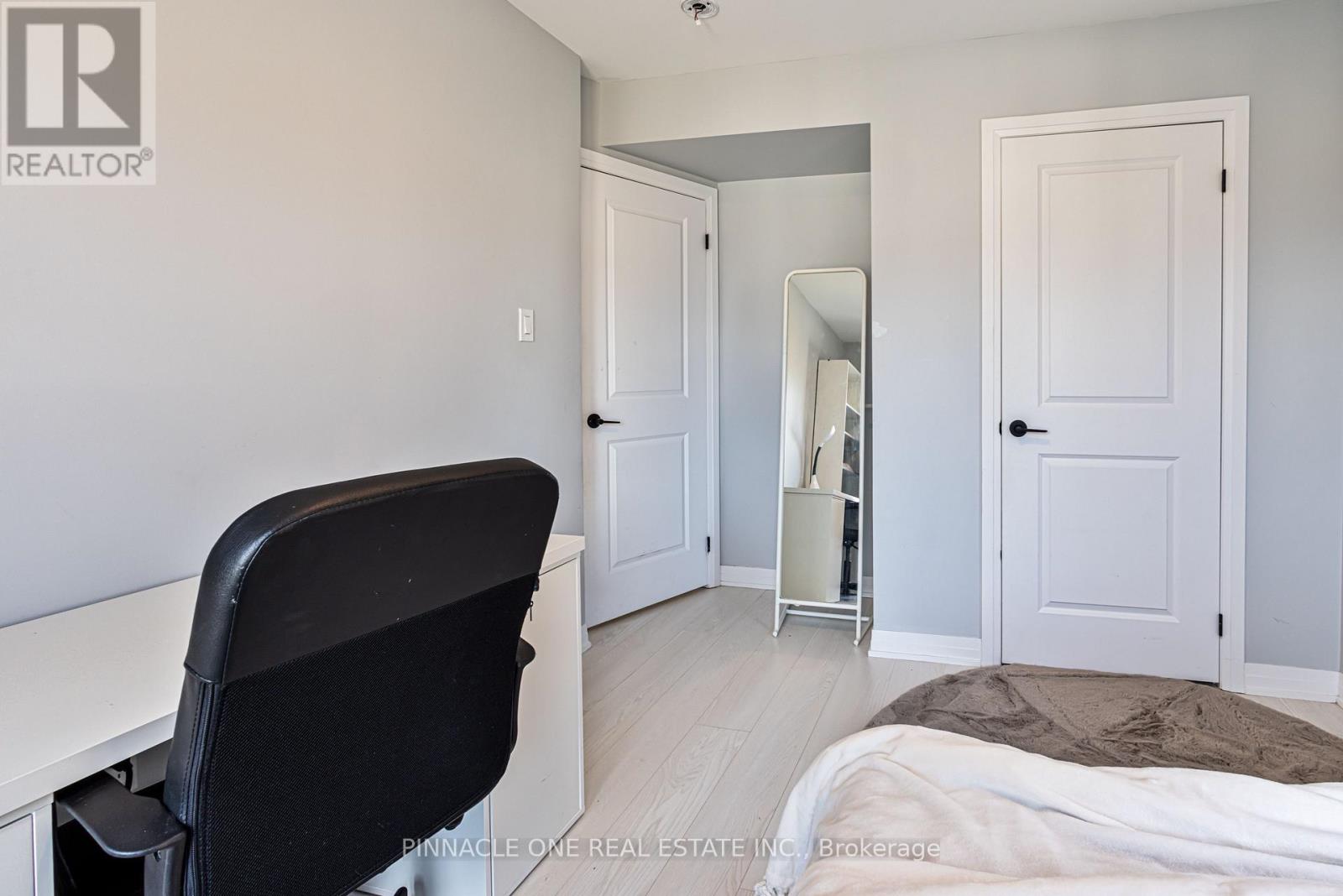 Photo 10 of 30 Ambereen Place, Clarington ON