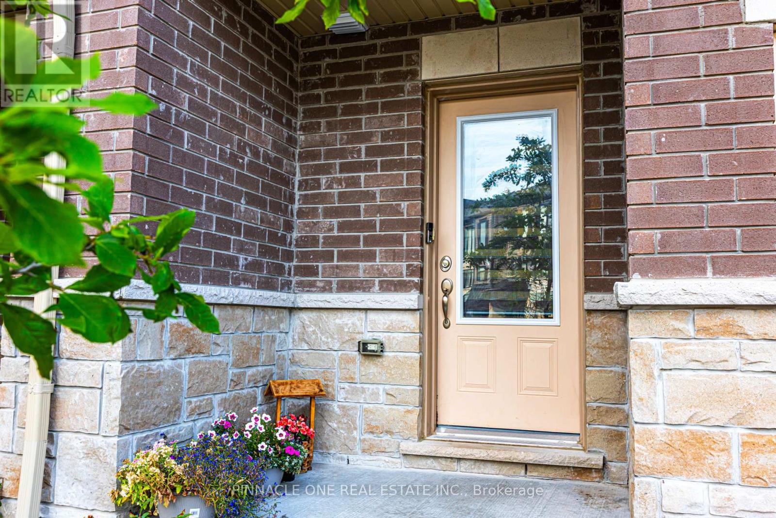 Photo 18 of 30 Ambereen Place, Clarington ON