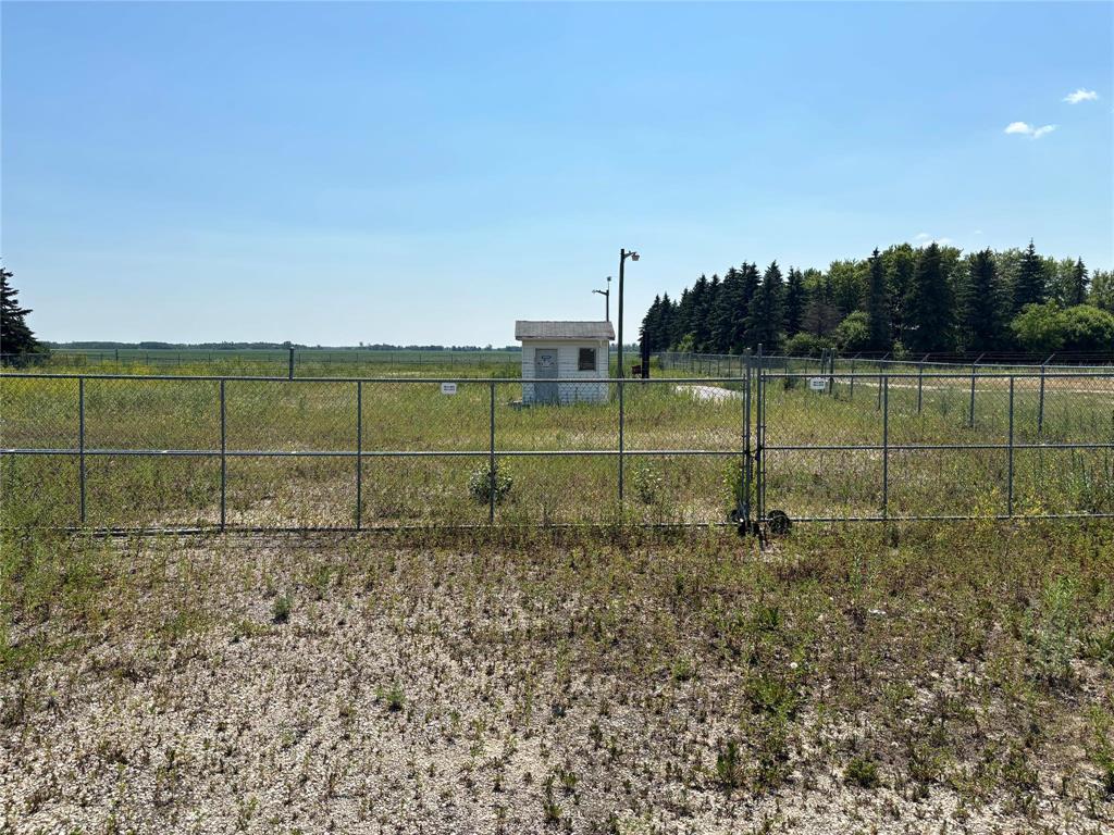 Photo 2 of 996 Netley Road, Netley MB