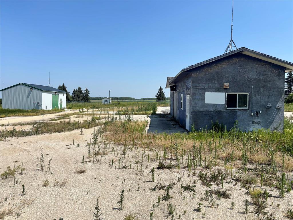Photo 6 of 996 Netley Road, Netley MB