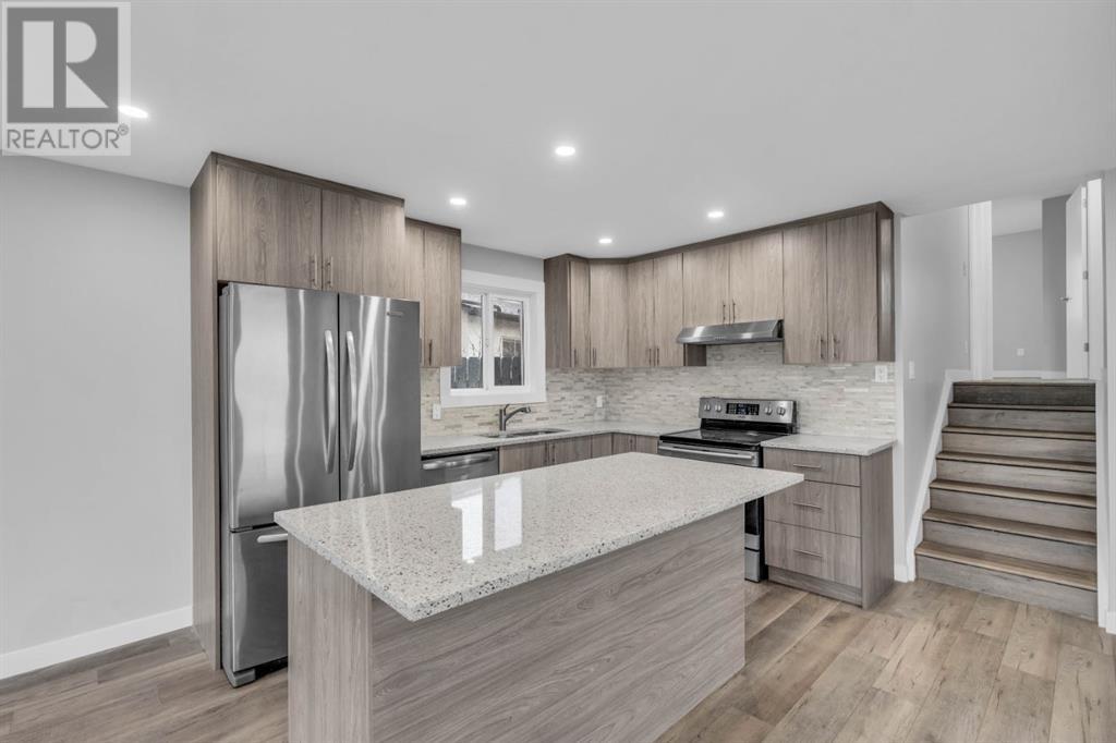 Single Family House 4 Level for Sale in  Bedfield Court NE Beddington Heights Calgary 