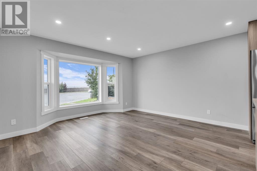 Single Family House 4 Level for Sale in  Bedfield Court NE Beddington Heights Calgary 