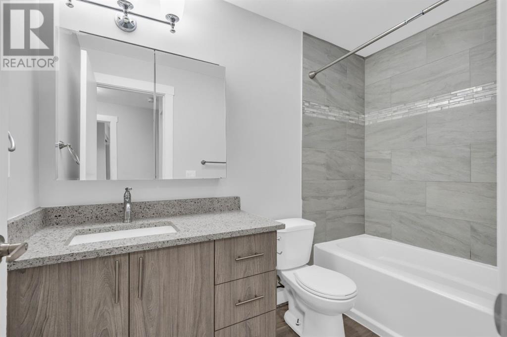 Single Family House 4 Level for Sale in  Bedfield Court NE Beddington Heights Calgary 