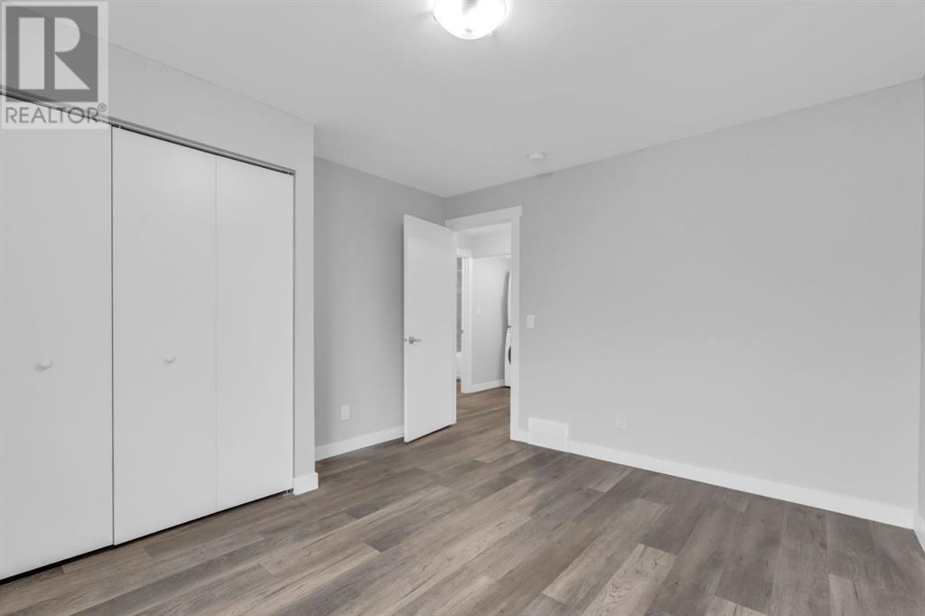Single Family House 4 Level for Sale in  Bedfield Court NE Beddington Heights Calgary 