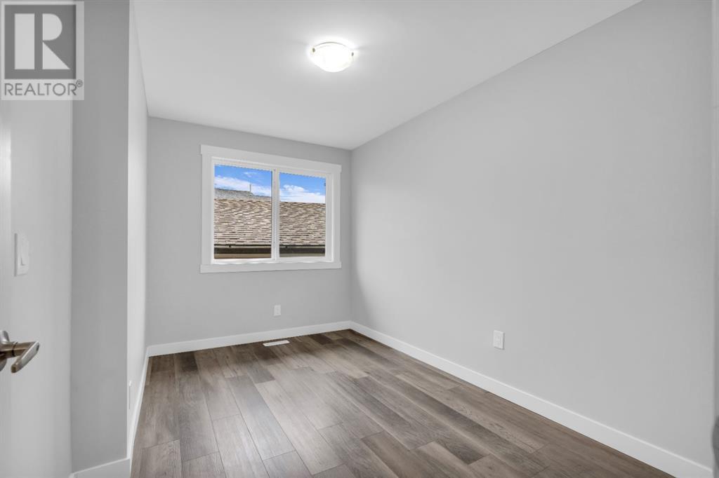 Single Family House 4 Level for Sale in  Bedfield Court NE Beddington Heights Calgary 