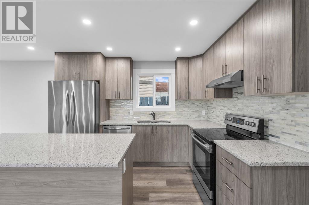 Single Family House 4 Level for Sale in  Bedfield Court NE Beddington Heights Calgary 