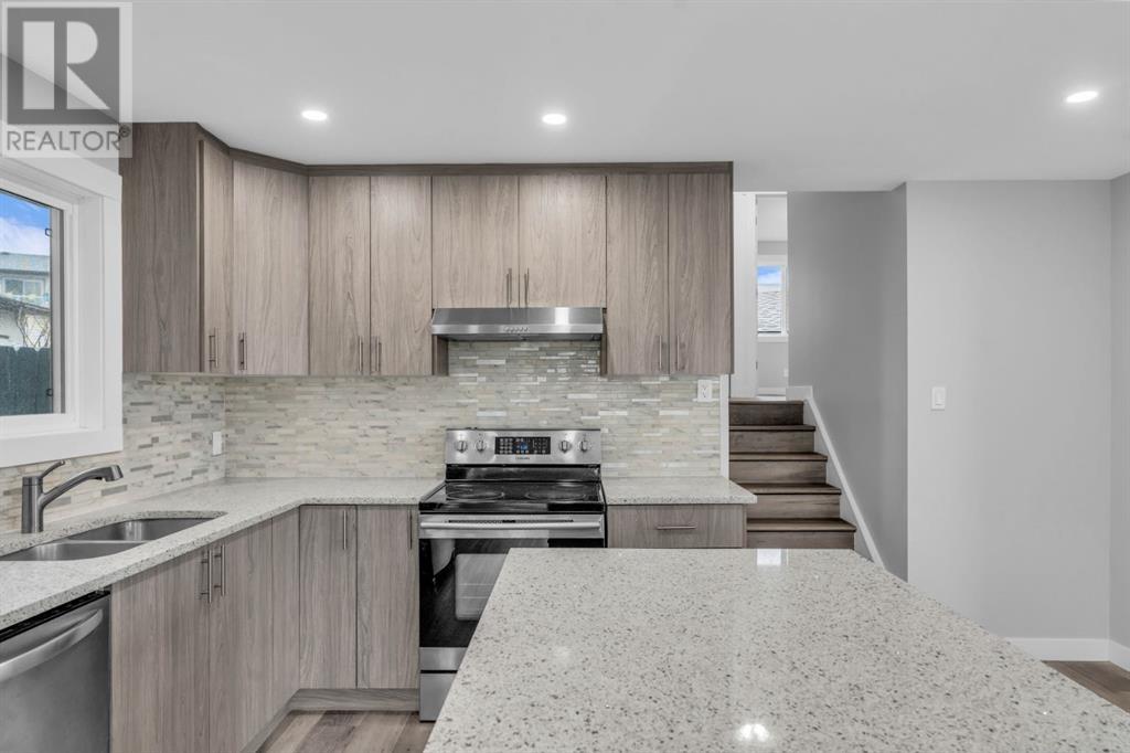Single Family House 4 Level for Sale in  Bedfield Court NE Beddington Heights Calgary 