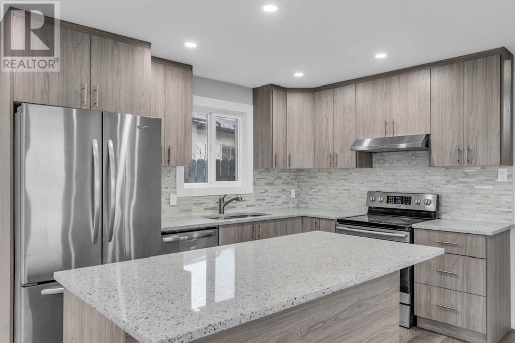 Single Family House 4 Level for Sale in  Bedfield Court NE Beddington Heights Calgary 
