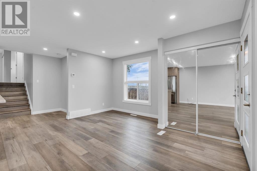Single Family House 4 Level for Sale in  Bedfield Court NE Beddington Heights Calgary 