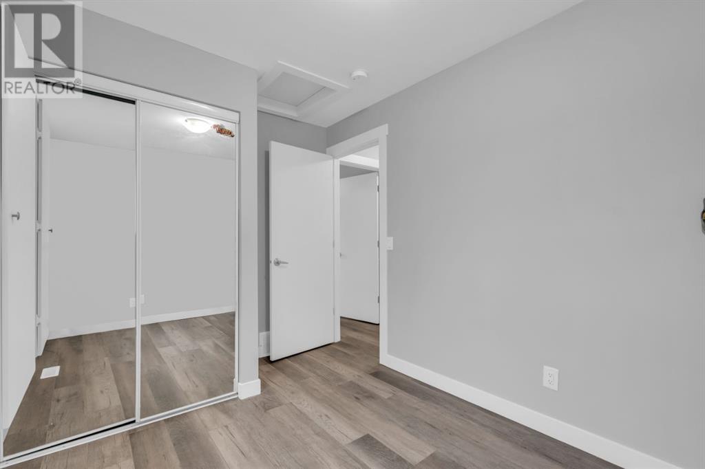 Single Family House 4 Level for Sale in  Bedfield Court NE Beddington Heights Calgary 