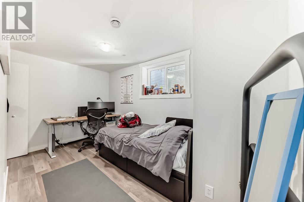 Single Family House 4 Level for Sale in  Bedfield Court NE Beddington Heights Calgary 