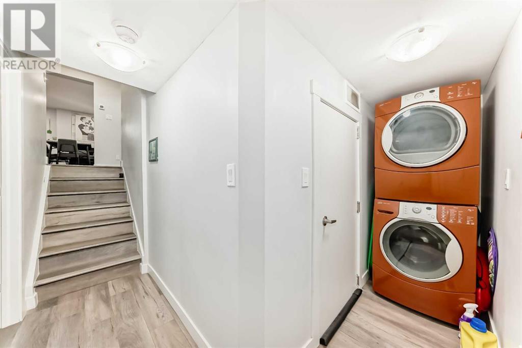 Single Family House 4 Level for Sale in  Bedfield Court NE Beddington Heights Calgary 