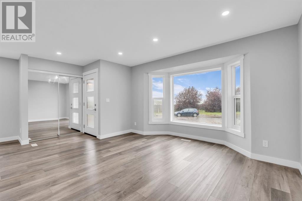 Single Family House 4 Level for Sale in  Bedfield Court NE Beddington Heights Calgary 