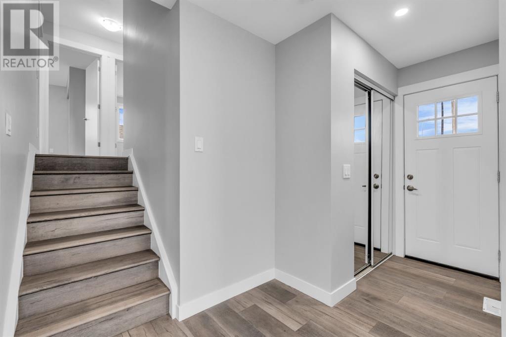 Single Family House 4 Level for Sale in  Bedfield Court NE Beddington Heights Calgary 