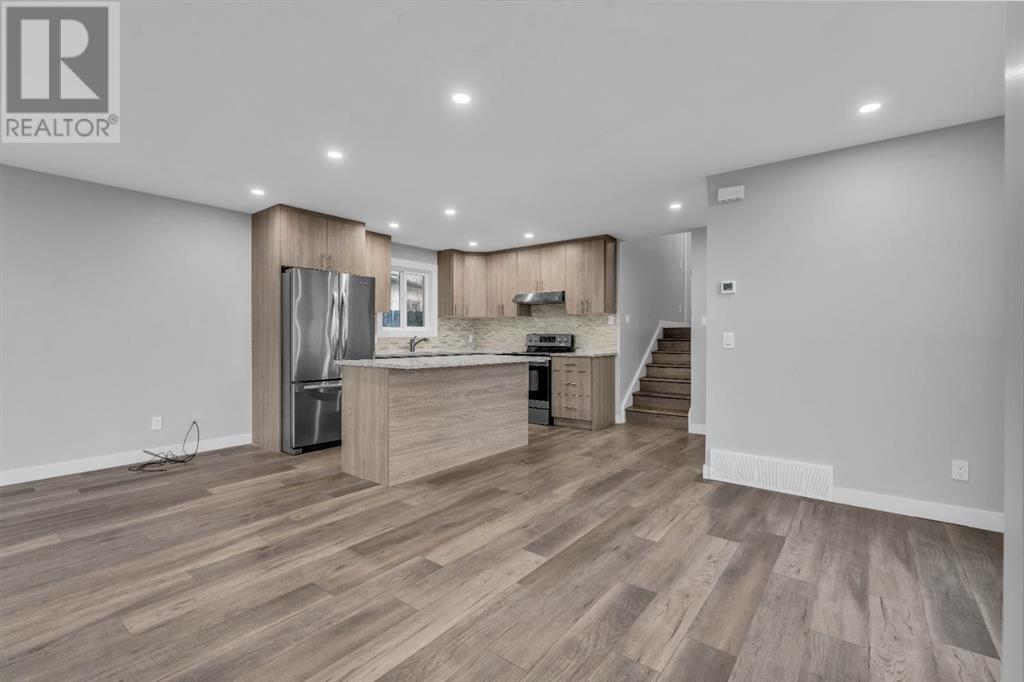 Single Family House 4 Level for Sale in  Bedfield Court NE Beddington Heights Calgary 