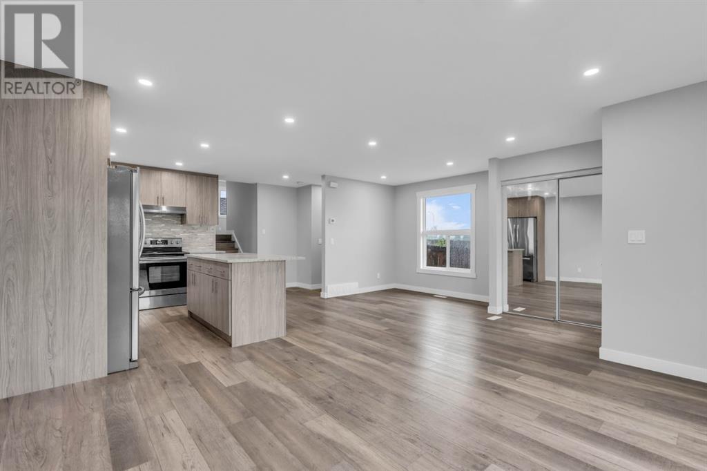 Single Family House 4 Level for Sale in  Bedfield Court NE Beddington Heights Calgary 