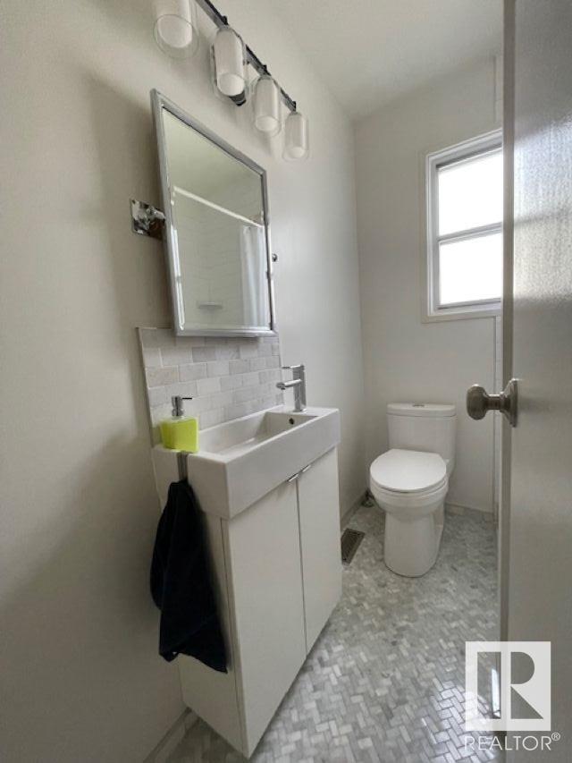 Photo 12 of 12338 91 St Nw, Edmonton AB