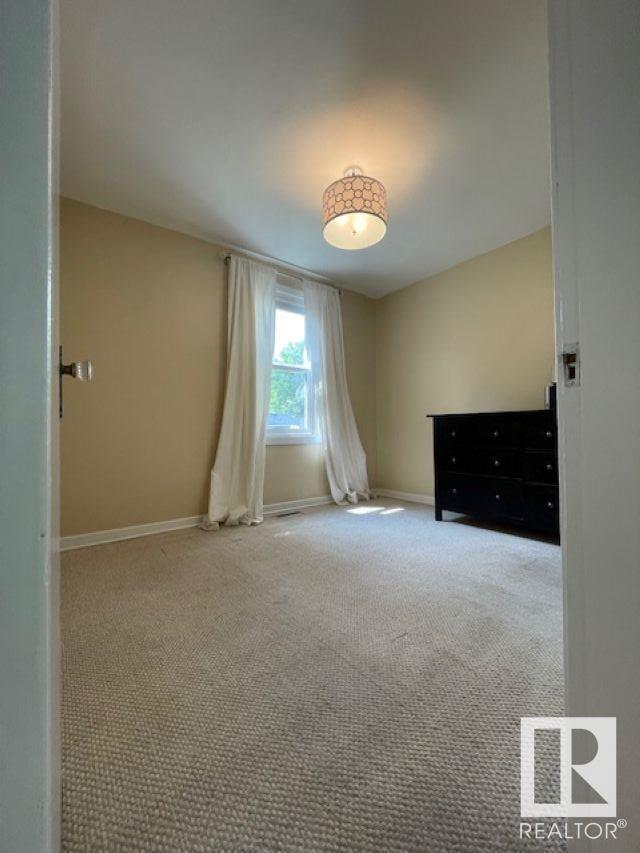 Photo 14 of 12338 91 St Nw, Edmonton AB