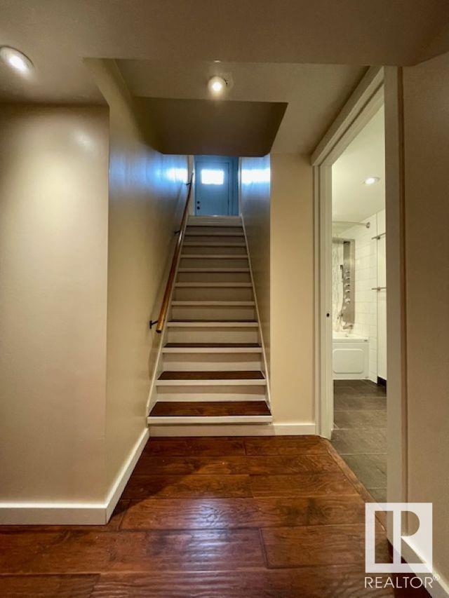 Photo 18 of 12338 91 St Nw, Edmonton AB