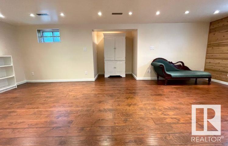 Photo 19 of 12338 91 St Nw, Edmonton AB
