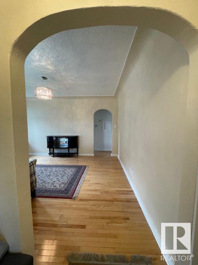 Photo 5 of 12338 91 St Nw, Edmonton AB