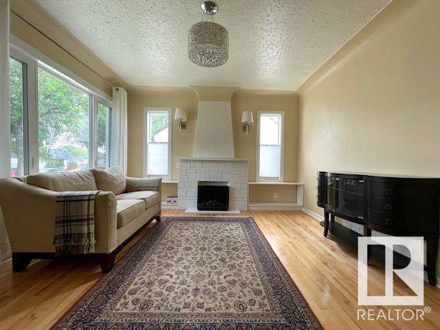 Photo 6 of 12338 91 St Nw, Edmonton AB