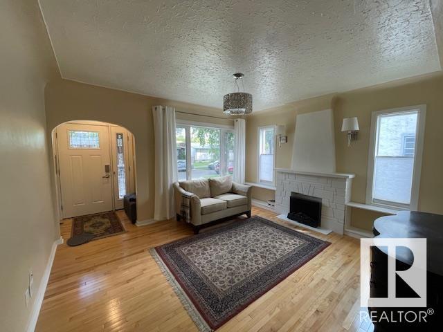 Photo 7 of 12338 91 St Nw, Edmonton AB