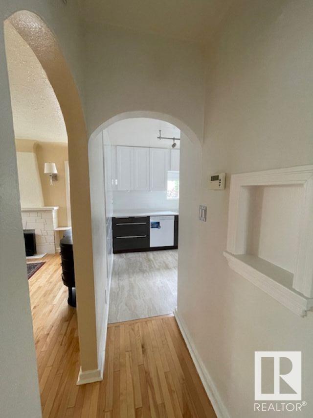 Photo 8 of 12338 91 St Nw, Edmonton AB