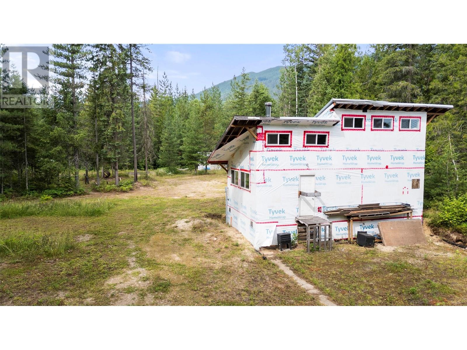 Photo 18 of 4024 Finucane Rokosh Road, Malakwa BC