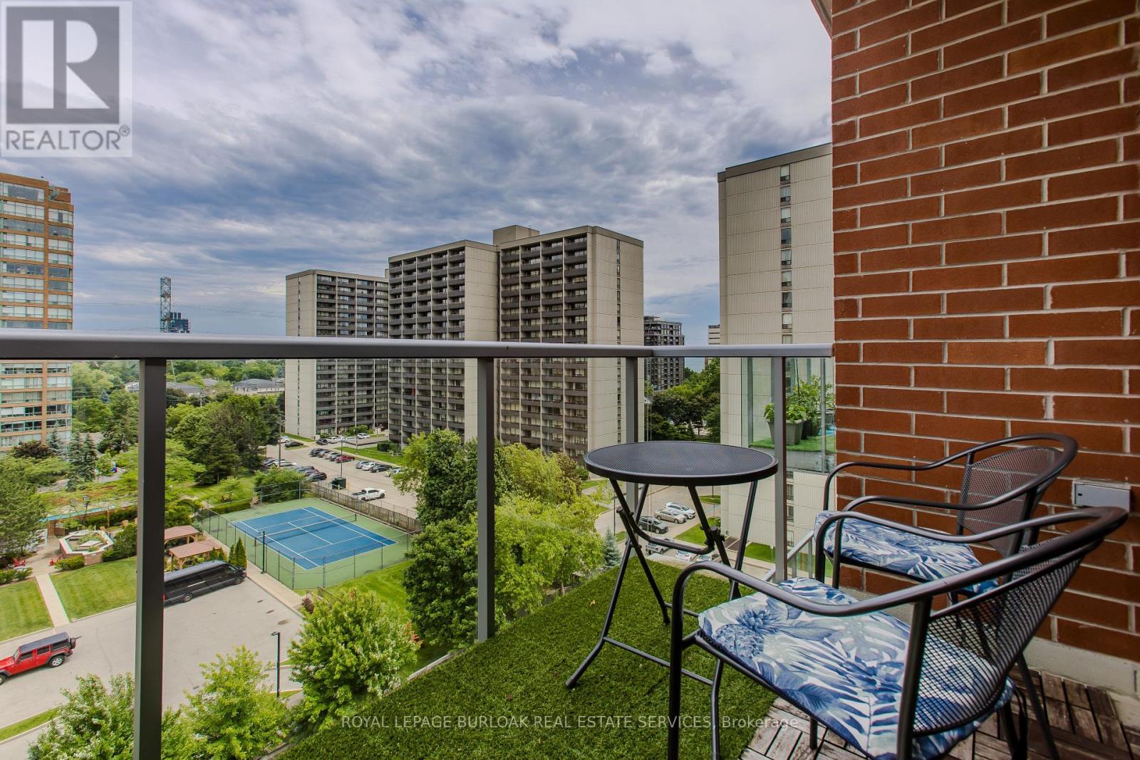 Photo 7 of 814 551 Maple Avenue, Burlington ON