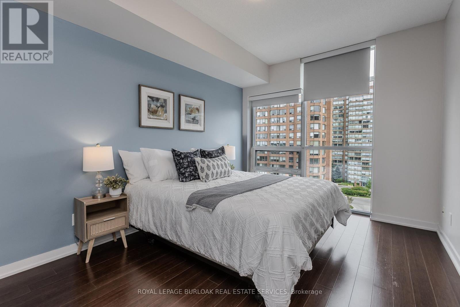 Photo 4 of 814 551 Maple Avenue, Burlington ON