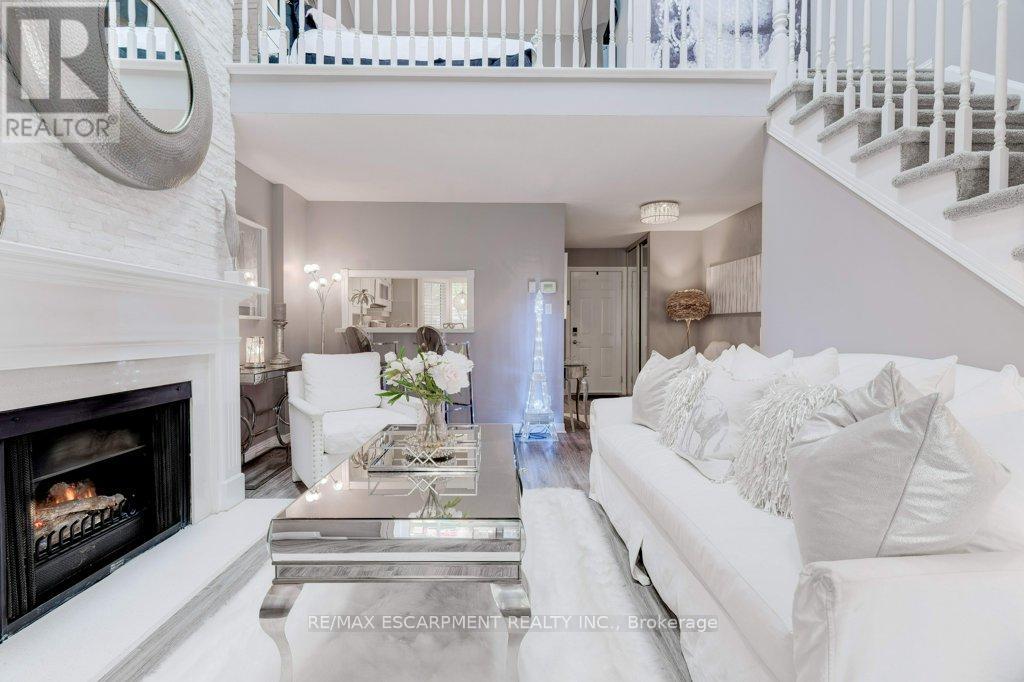 Photo 23 of 11 1280 Maple Crossing Boulevard, Burlington ON