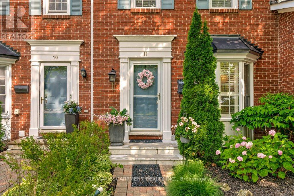 Photo 22 of 11 1280 Maple Crossing Boulevard, Burlington ON