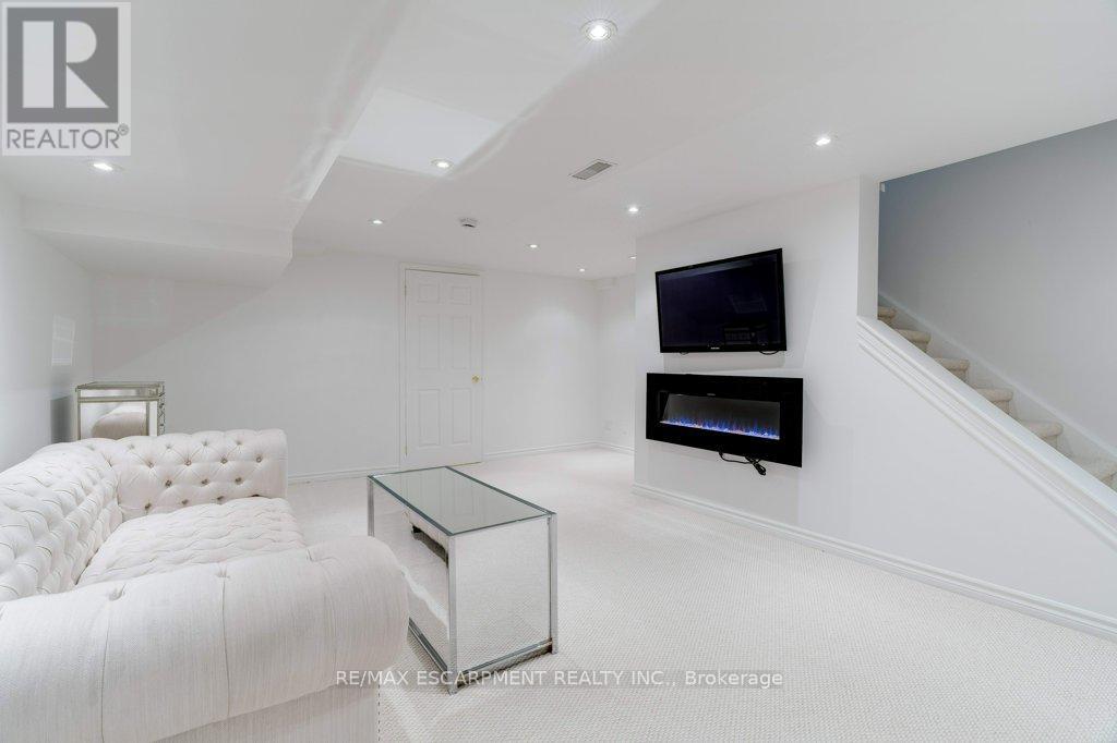Photo 14 of 11 1280 Maple Crossing Boulevard, Burlington ON