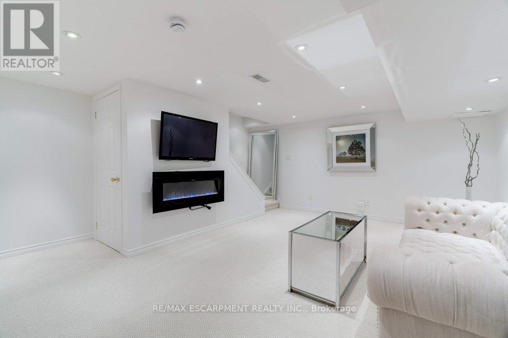 Photo 33 of 11 1280 Maple Crossing Boulevard, Burlington ON