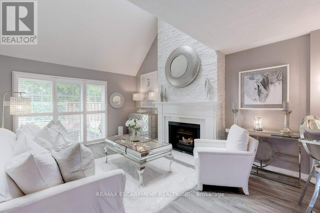 Photo 35 of 11 1280 Maple Crossing Boulevard, Burlington ON