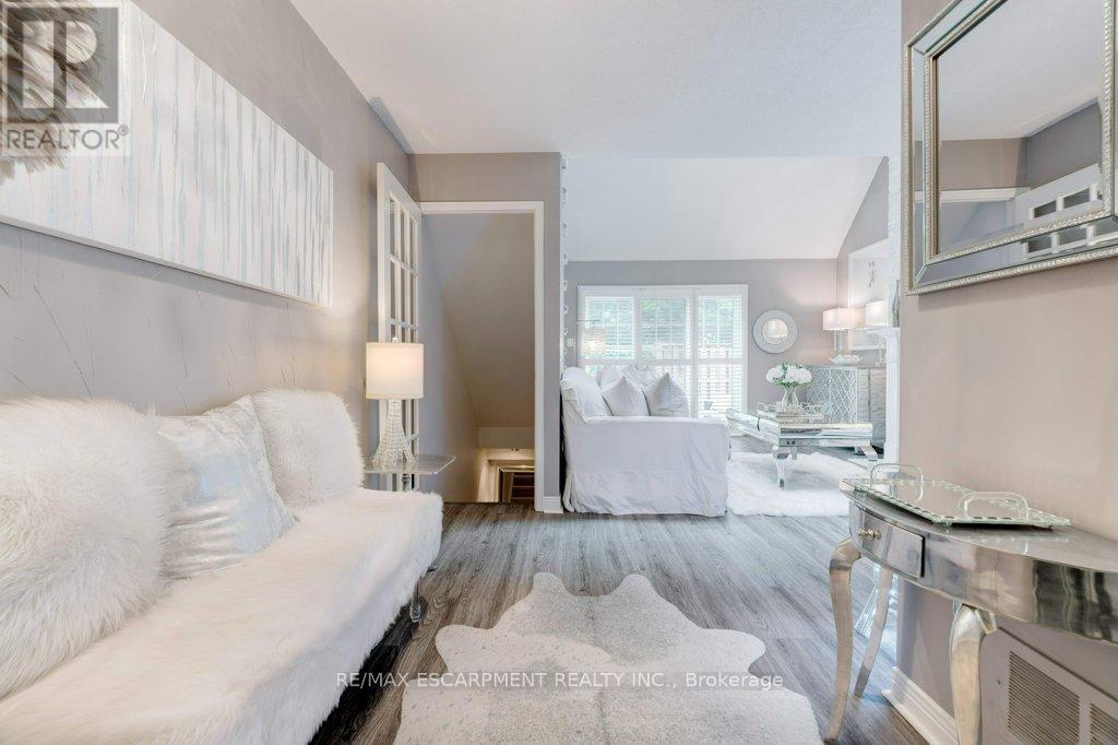 Photo 37 of 11 1280 Maple Crossing Boulevard, Burlington ON