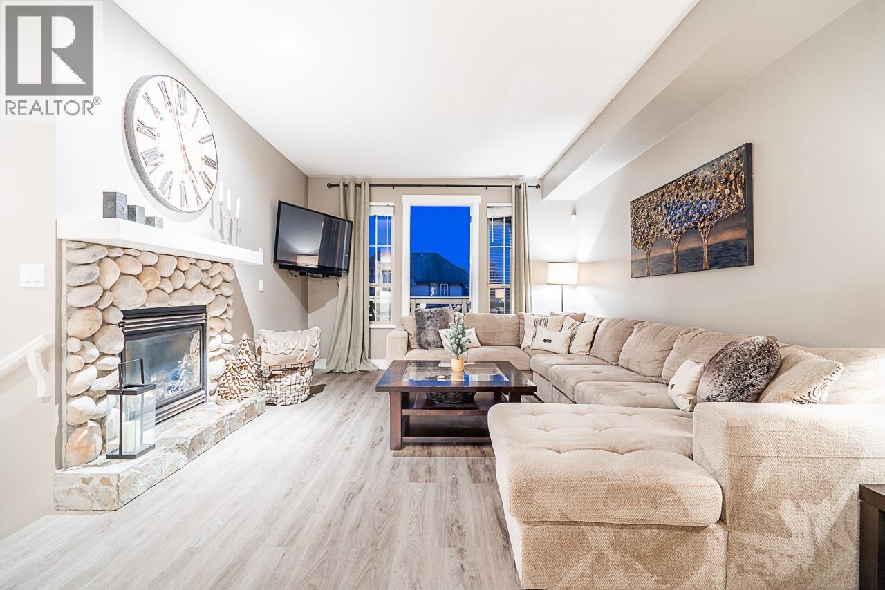 Photo 2 of 89 Fernway Drive, Port Moody BC