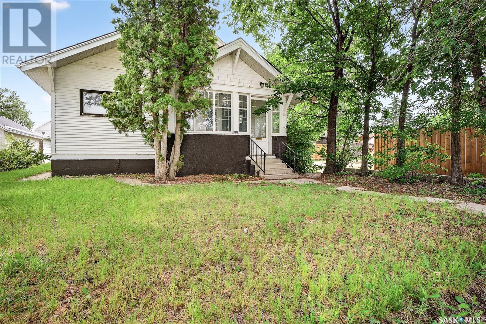 Photo 1 of 1227 1st Avenue Nw, Moose Jaw SK