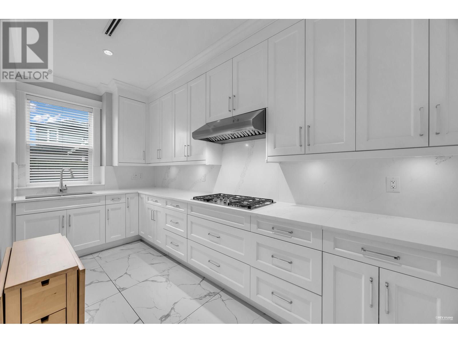 Photo 9 of 10720 Mortfield Road, Richmond BC